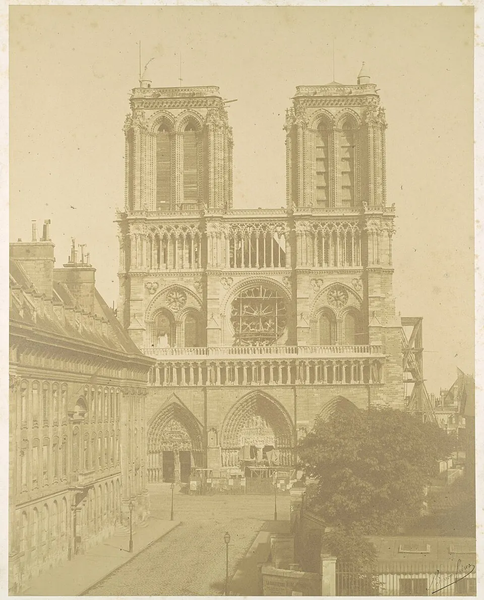 Façade de Notre-Dame dans les années 1850